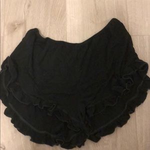 BLACK BRANDY MELVILLE SHORTS